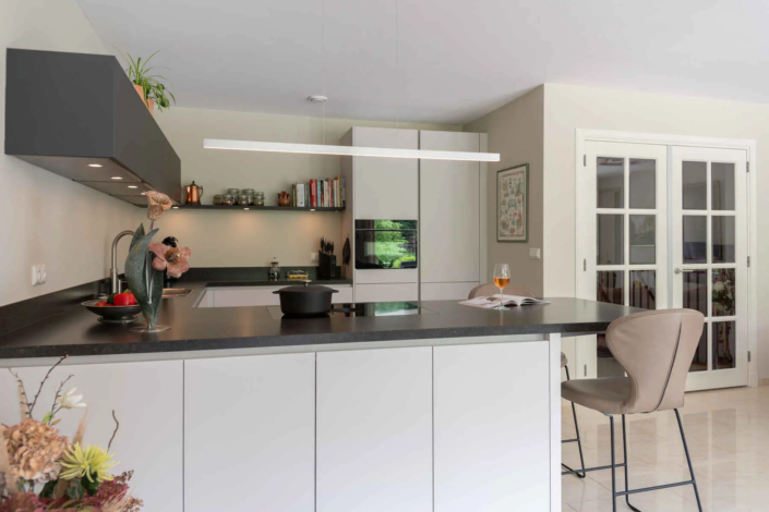Elegante en tijdloze keuken | Van der Voet Keukens