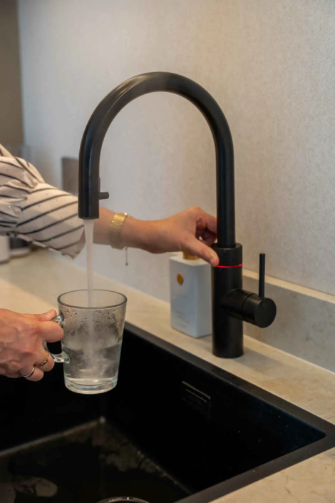 Moderne japandi keuken in Katwijk | Van Der Voet Keukens