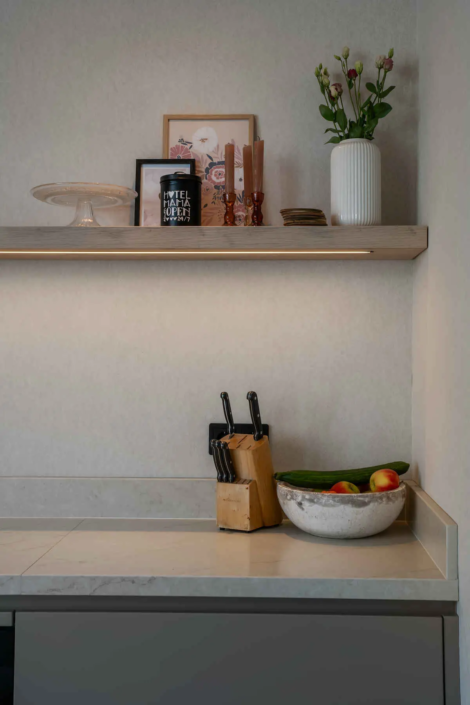 Moderne japandi keuken in Katwijk | Van Der Voet Keukens