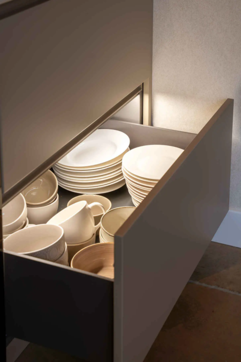 Moderne japandi keuken in Katwijk | Van Der Voet Keukens