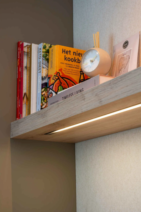 Moderne japandi keuken in Katwijk | Van Der Voet Keukens