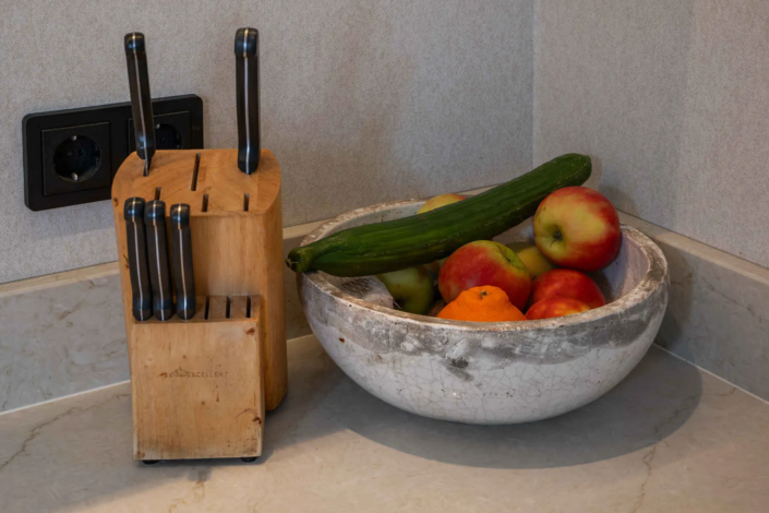 Moderne japandi keuken in Katwijk | Van Der Voet Keukens